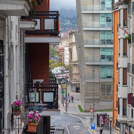Inar Centrico Apartamento Junto Ayuntamiento & Ria Більбао Екстер'єр фото